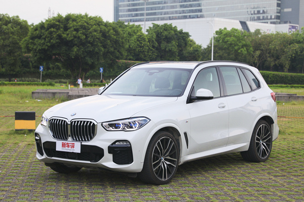 宝马x5深度评测进口f15,宝马x5m黑武士2021款内饰
