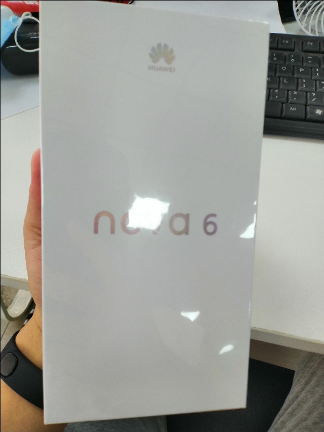 华为nova64g版开箱，外加一个简单的评测。有什么想问的留言我