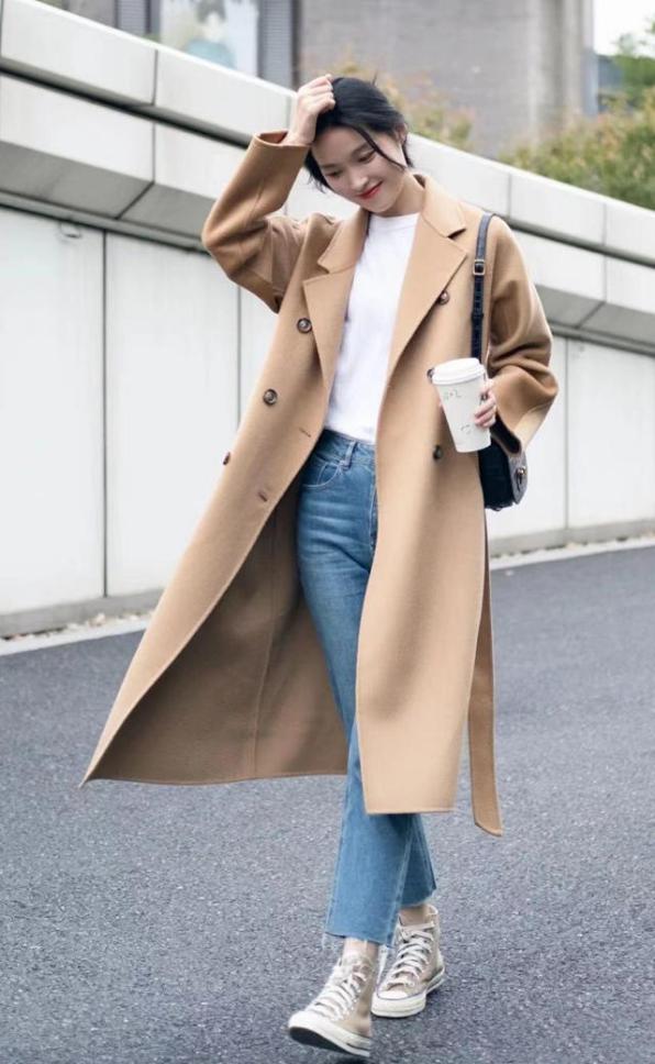 绿驼色配什么颜色显高级,今年流行咖啡色还是驼色