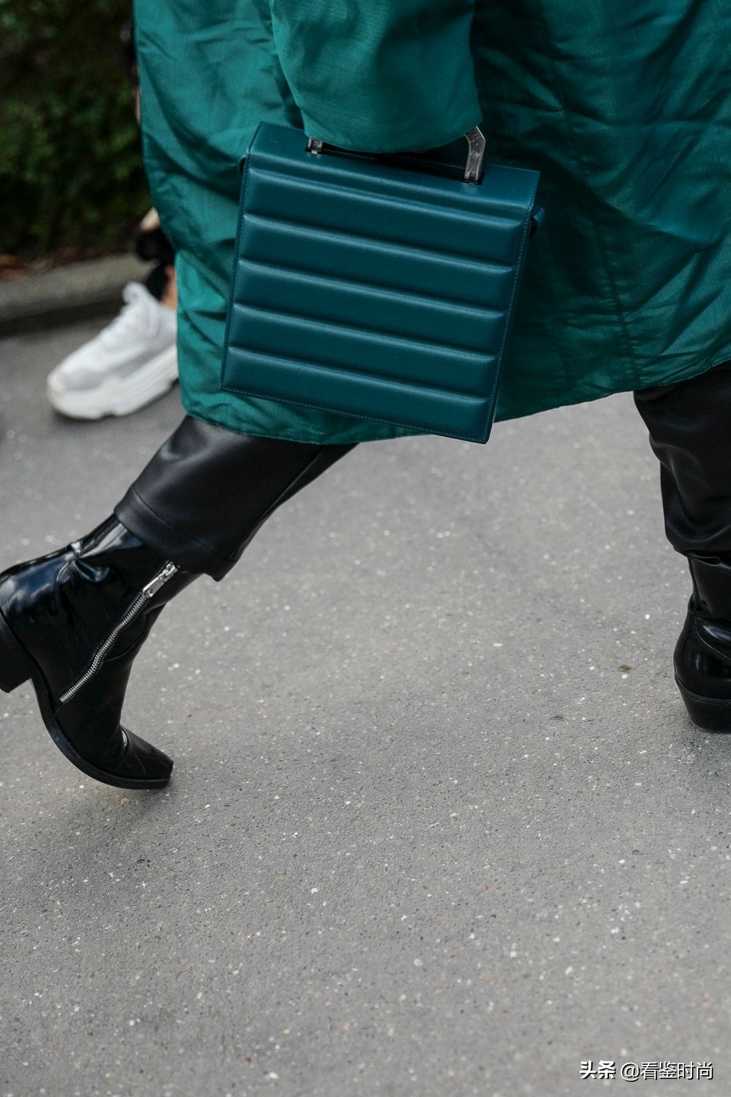 男人的包袋太单调?那一定是你有误会,它比你想象的要丰富
