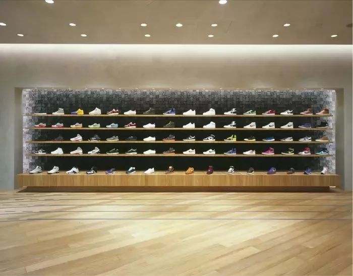 从优衣库到南京步行街,优衣库到路易威登