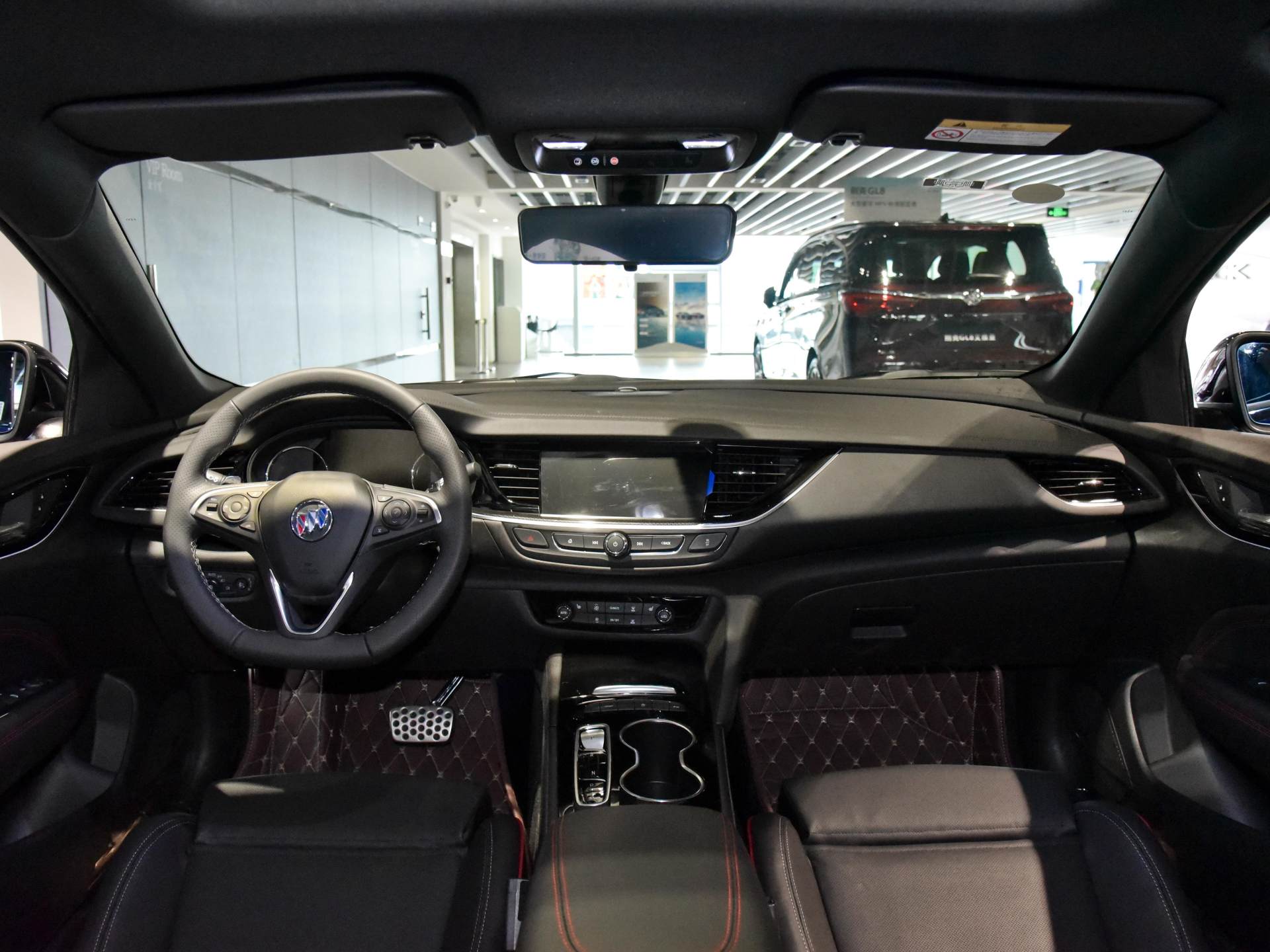 新款君威gs测评,车长超4米