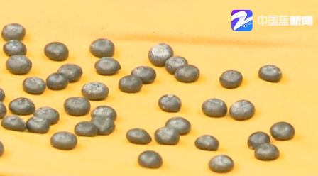 拿朋友的骨灰做成项链,把逝者的骨灰做成项链