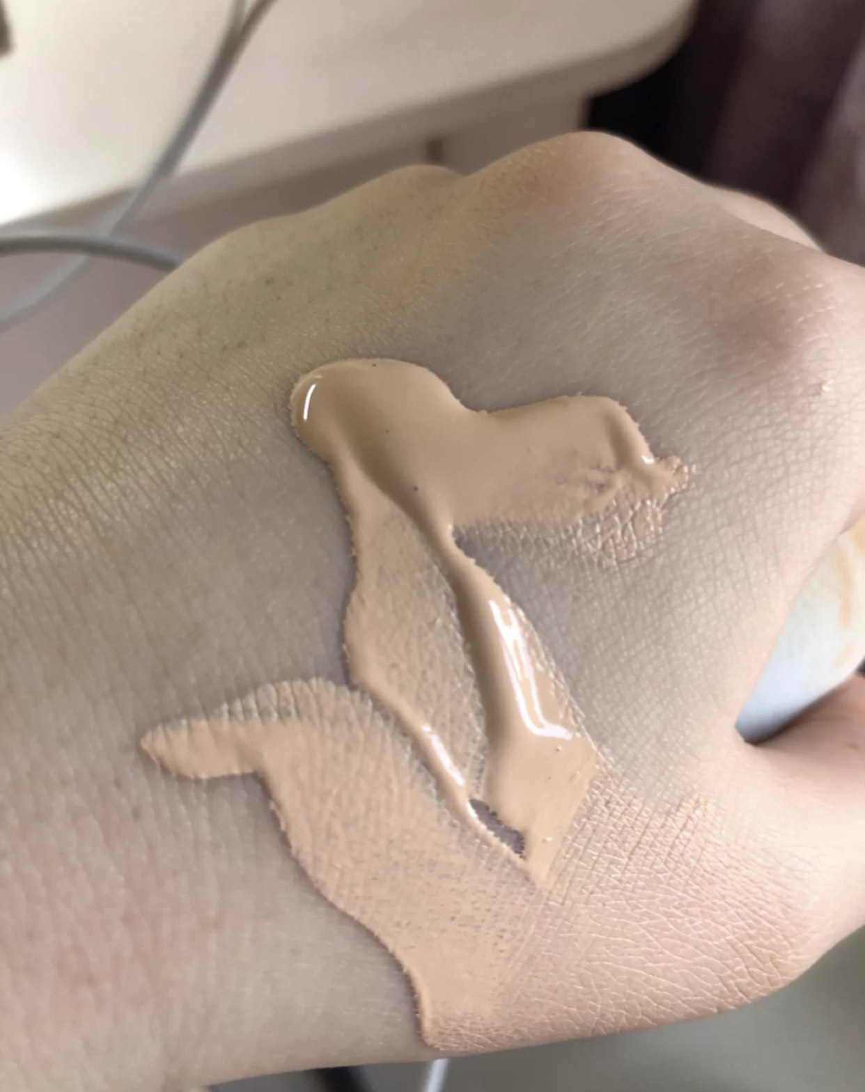 ysl逆龄粉底液和兰蔻菁纯哪个好用,兰蔻粉底液小气泡遮瑕持久