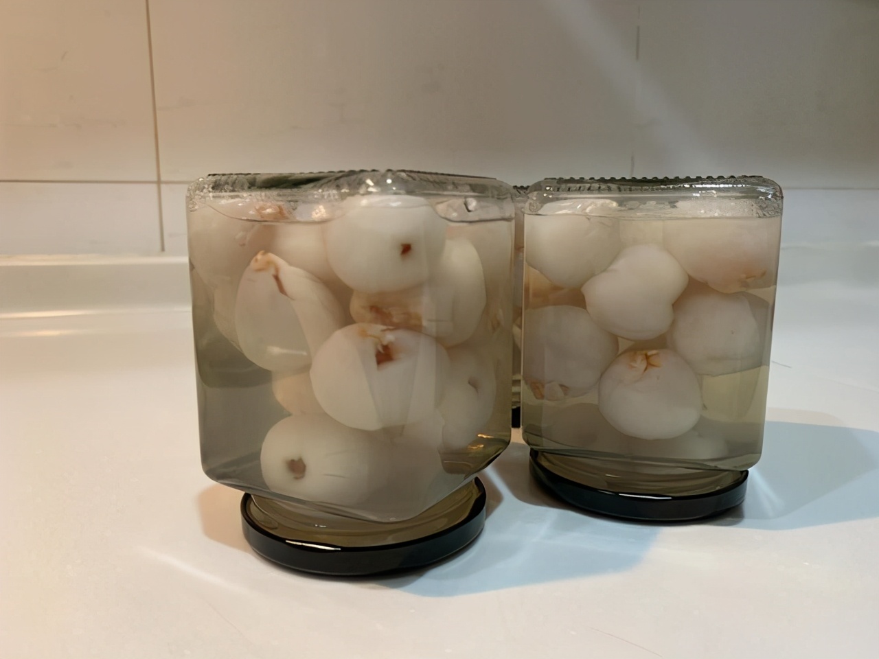 罐头盖子很难打开有简单办法吗,罐头盖子关上打不开怎么办