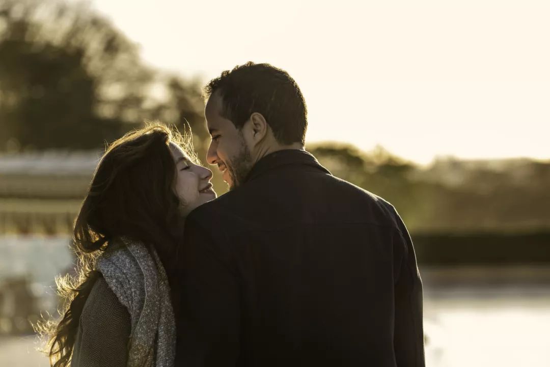 一对夫妻讲婚姻问题,美国夫妇争吵