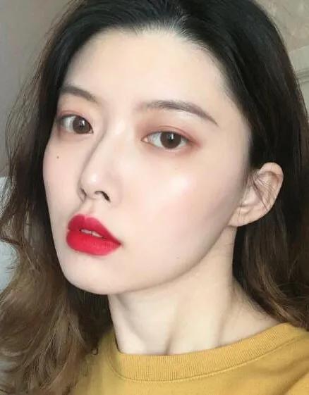 mac尤雾口红色号推荐黄皮显白,mac哪一款适合黄皮显白