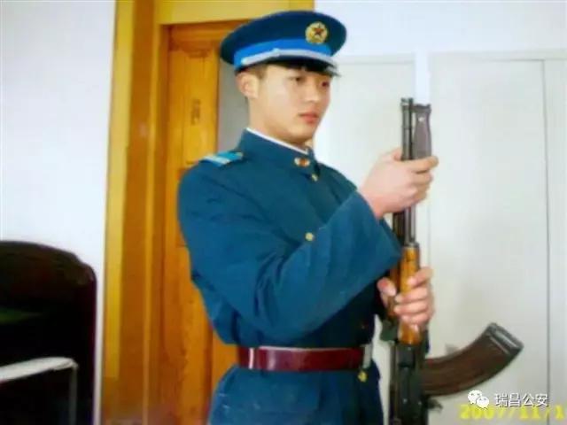 八一特辑退伍不褪色警营守初心,八一特辑兵在警营