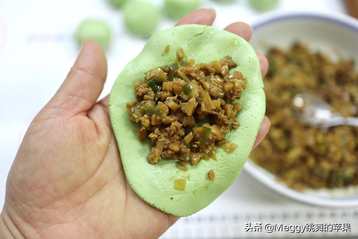 自己磨米粉做青团,做青团一斤半糯米粉加半斤粘米粉