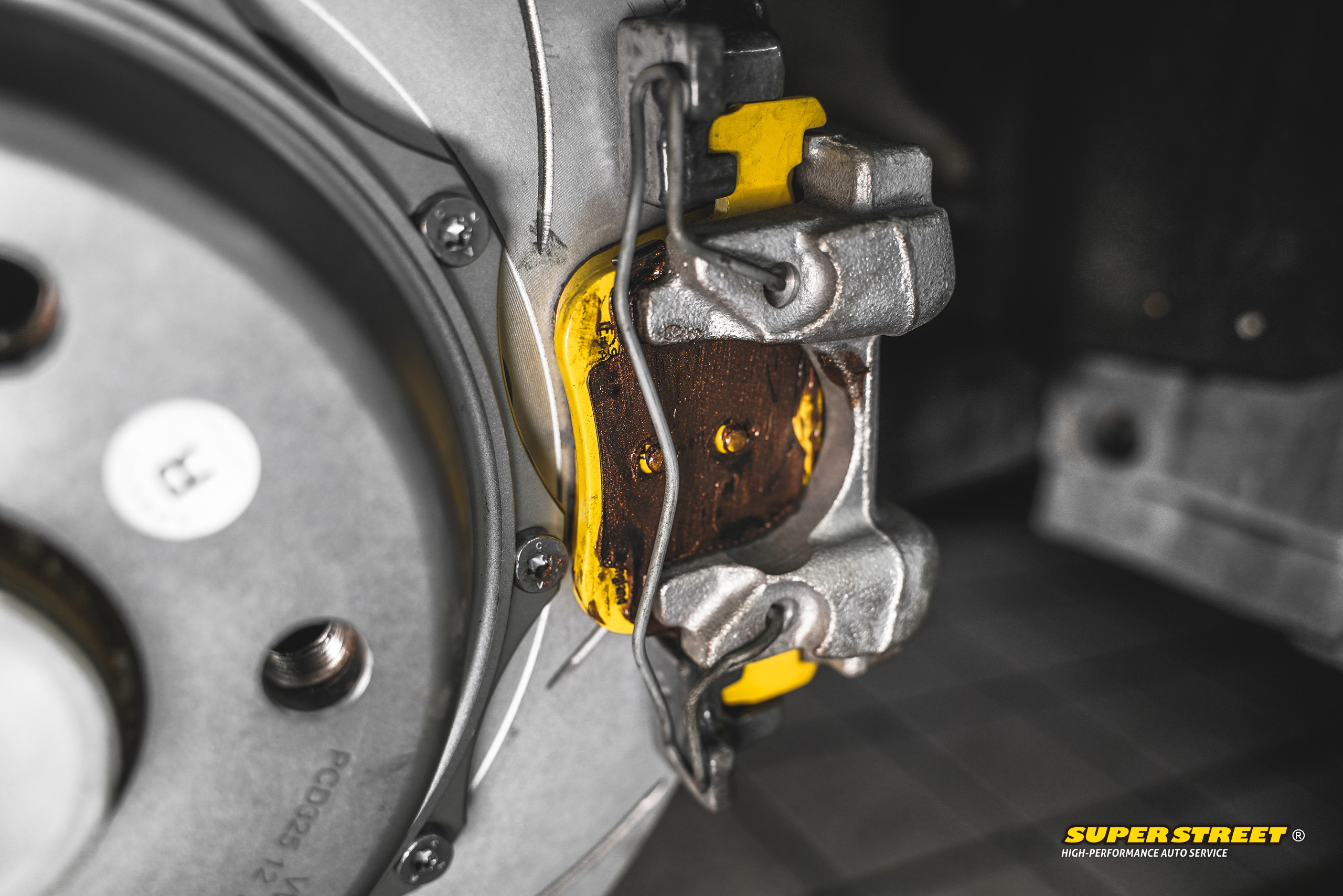 大众迈腾改后轮通风盘刹车系统,大众迈腾改轮毂刹车