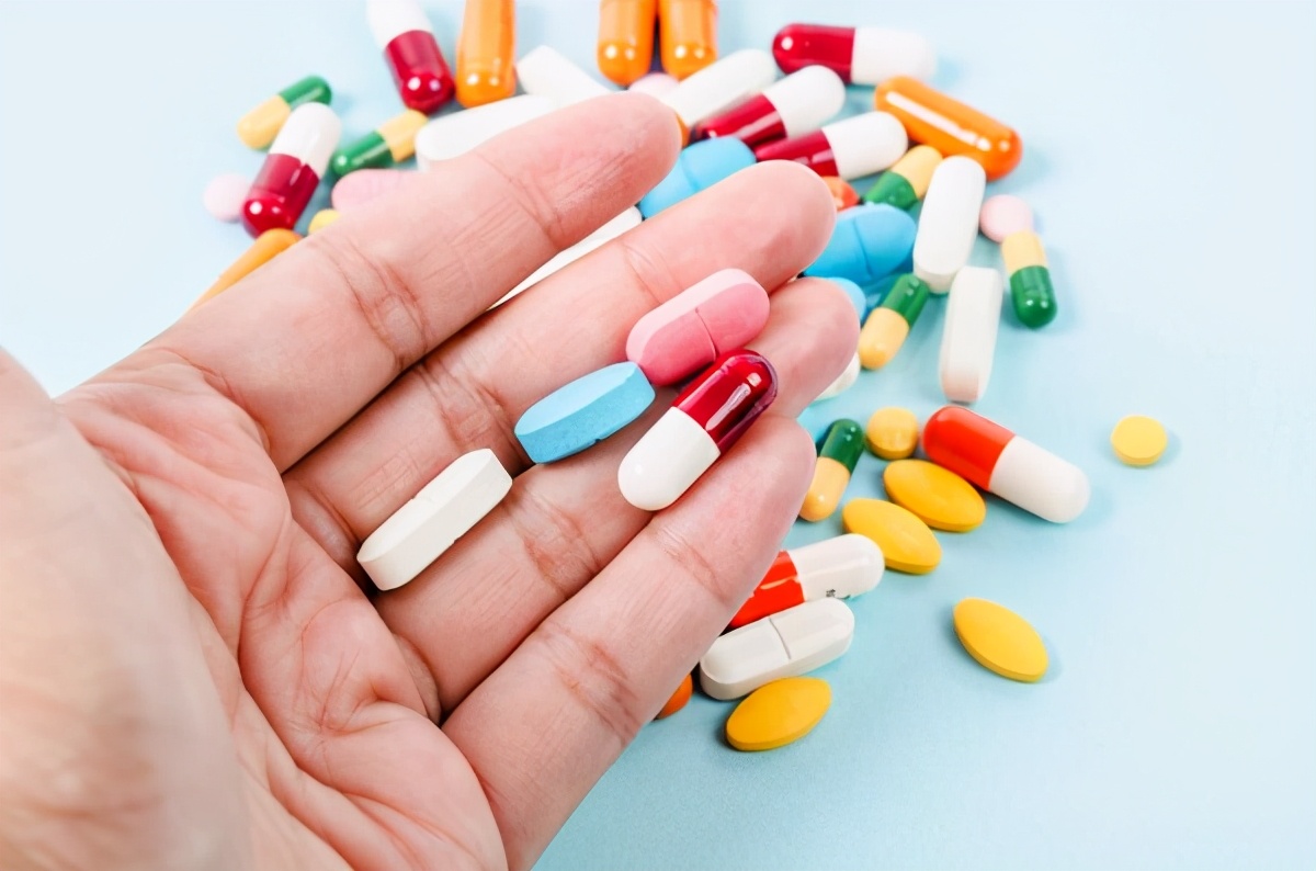 经常抽烟的人指甲发黑是什么原因,吸烟指甲发黄是什么原因造成的