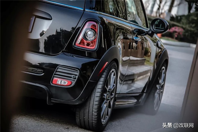 这是情怀体现的MINIR56JCW帅到爆炸