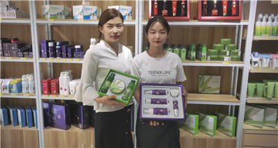 化妆品连锁加盟小资,开化妆品店加盟好还是自己开好