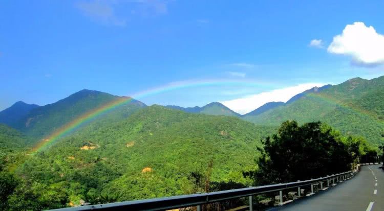 听说广州金叶子温泉酒店是广州的“小布拉宫”