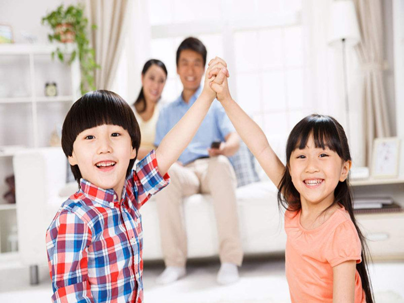 孩子一说就哭长大会变成什么样子,经常哭和忍着不哭的孩子