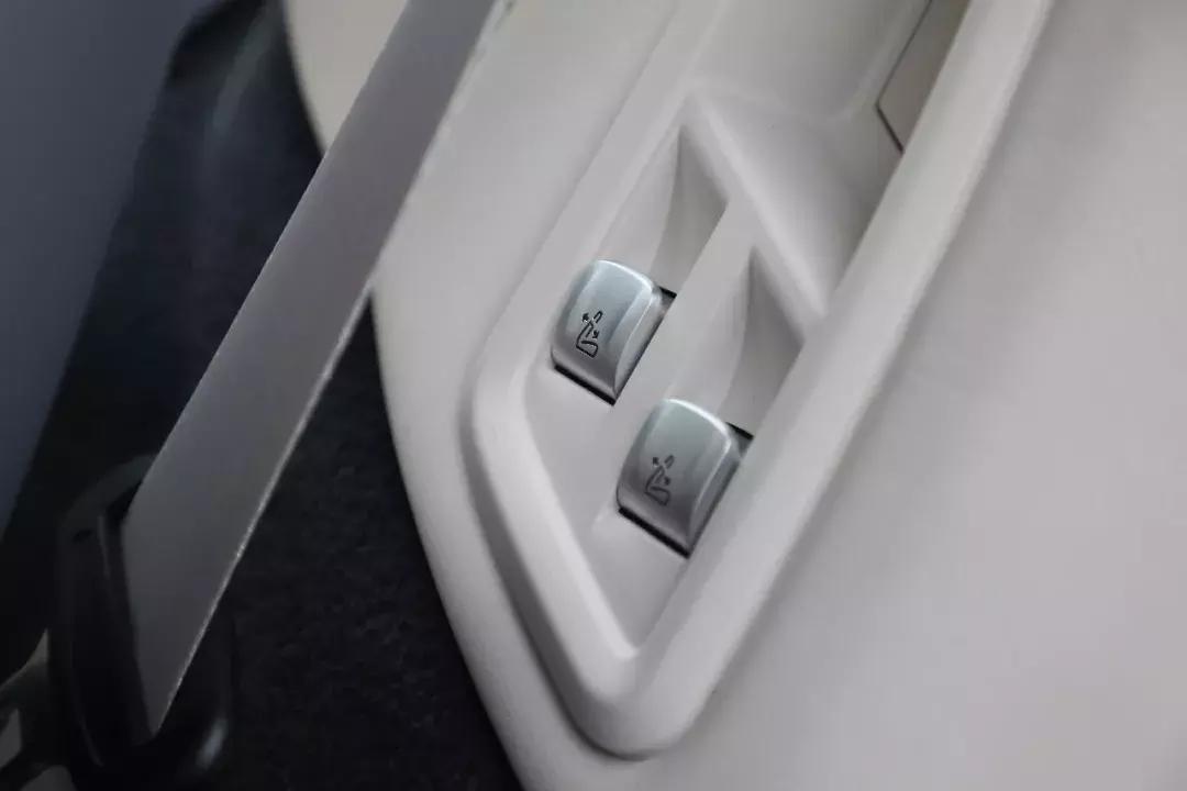 宝马x8suv试驾,宝马全新轿跑型suv