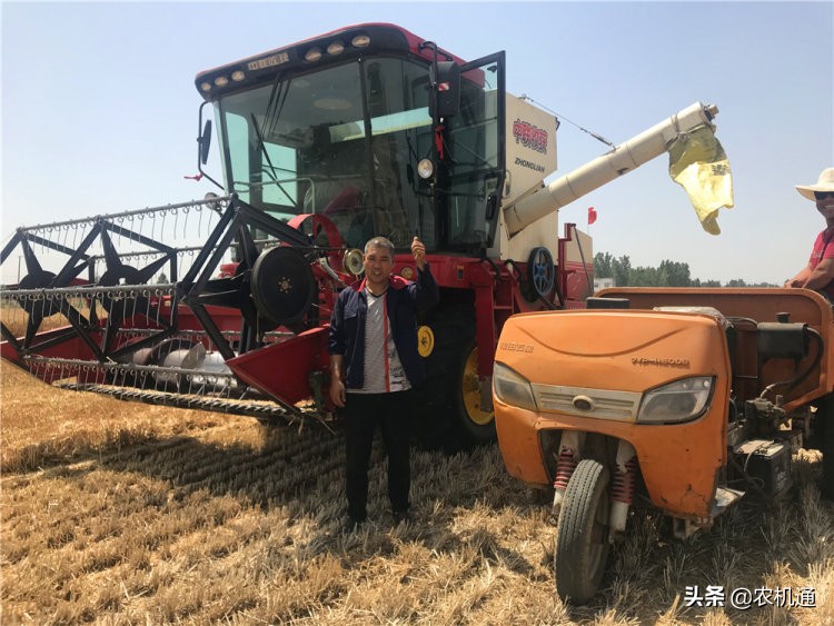 收小麦的收割机最新款,收小麦先进机械