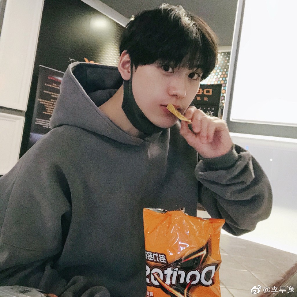 易烊千玺偶练,易烊千玺小成员