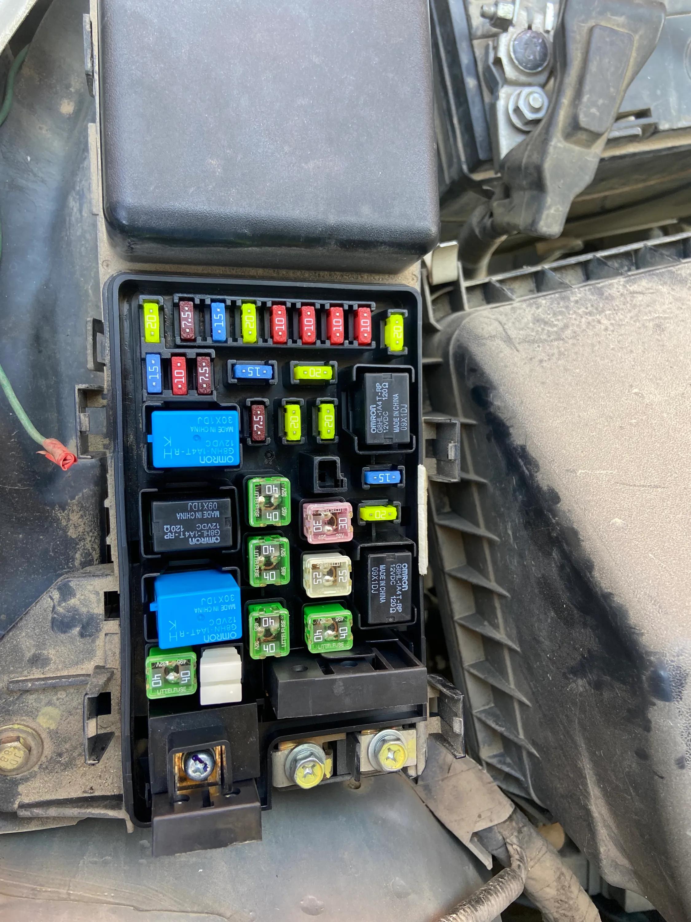 终于忍不住了，再次看到这几个字：未检测到钥匙，拿起了螺丝刀