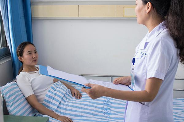 补牙是种植牙还是烤瓷牙好,缺牙修复用烤瓷牙还是种植牙