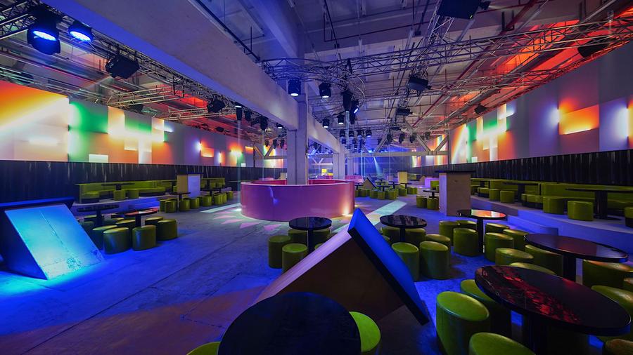 prada粉色改造,prada店铺设计可以给品牌带来什么