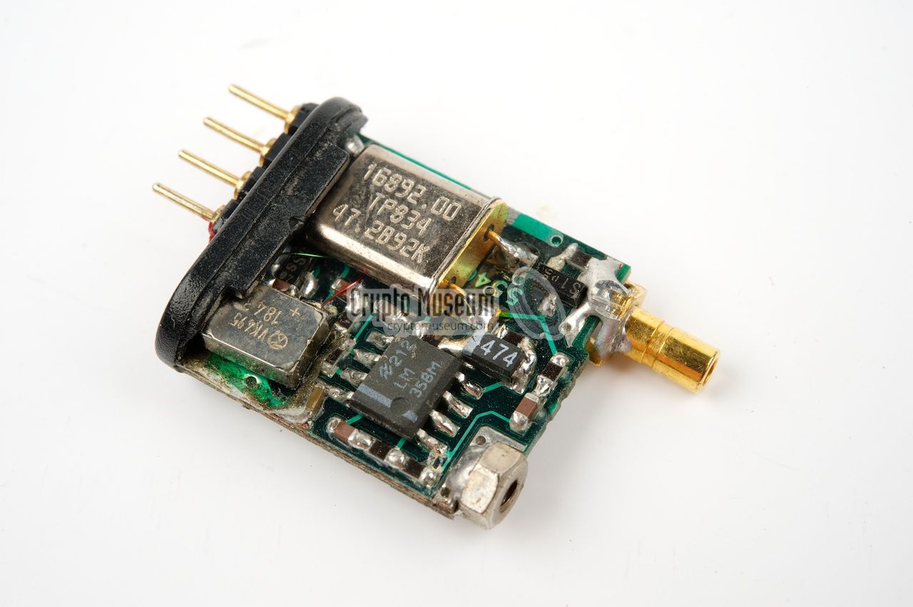 意大利ATET公司20世纪90年代初开发的专业小型晶振间谍电台S-35