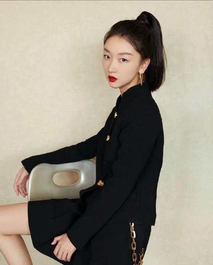 lv大秀单品采访怼脸,lv大秀明星红毯朱一龙