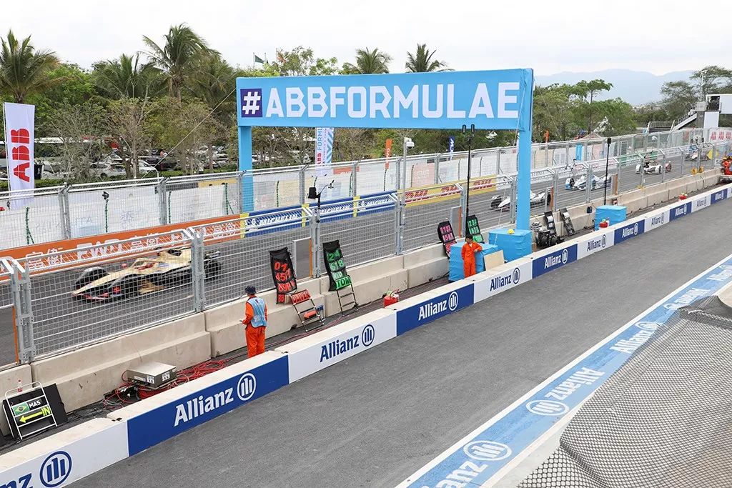 这车空间窄、没空调，只能躺着开，为啥一群男人都想开？