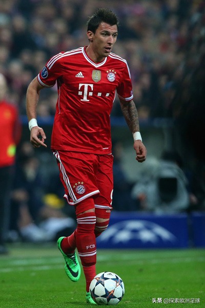拜仁神锋莱万负角度,21世纪足坛十大球星