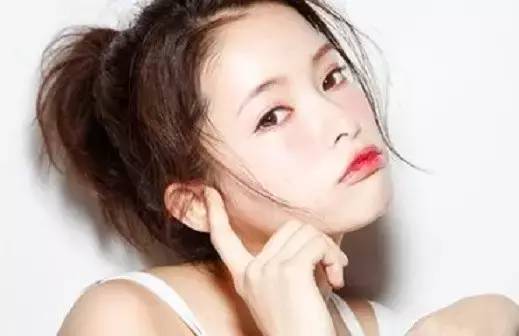 毛孔粗大、鼻子起皮是怎么引起的呢?日常护肤小常识帮你解决