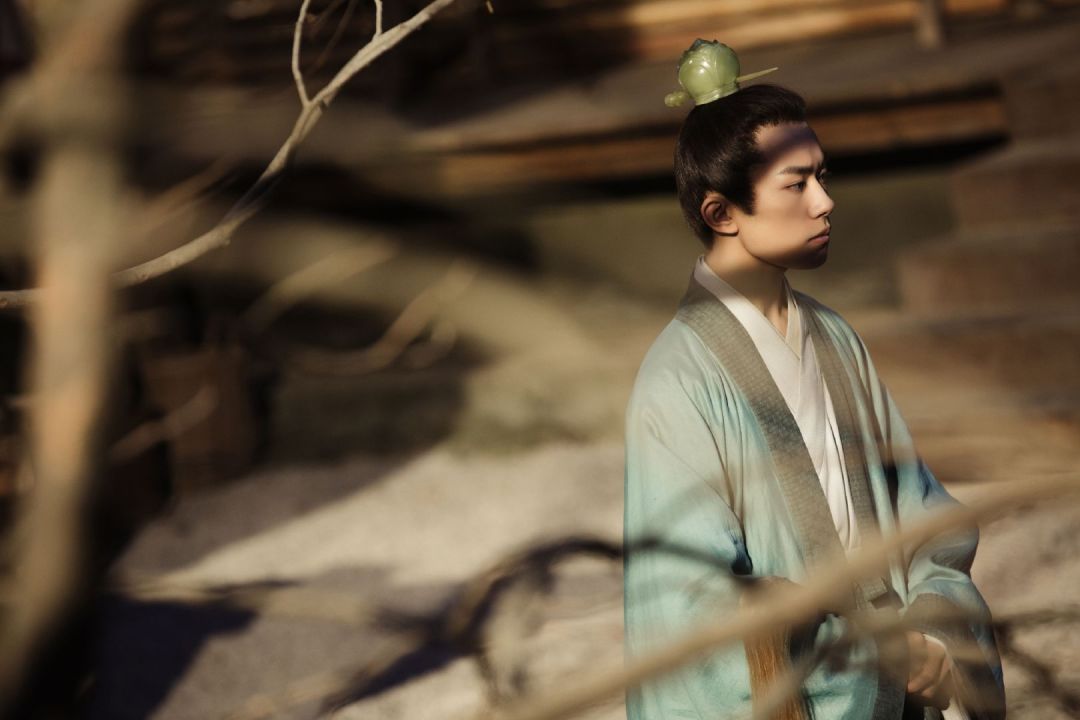 肖战和易烊千玺谁最火,易烊千玺和蔡徐坤谁火