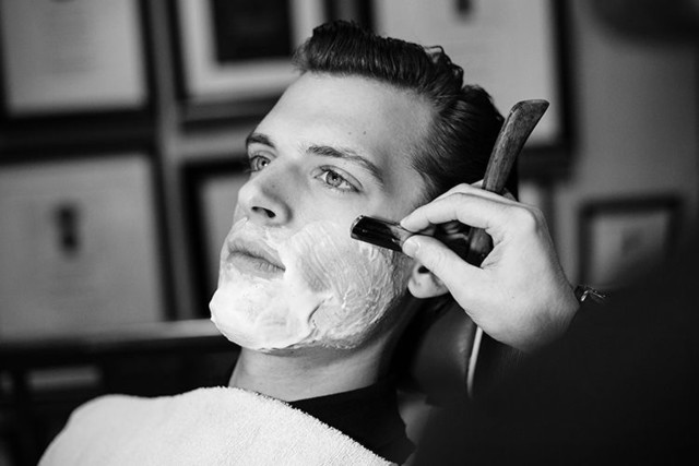 男士剃须三个阶段,男人剃须历史