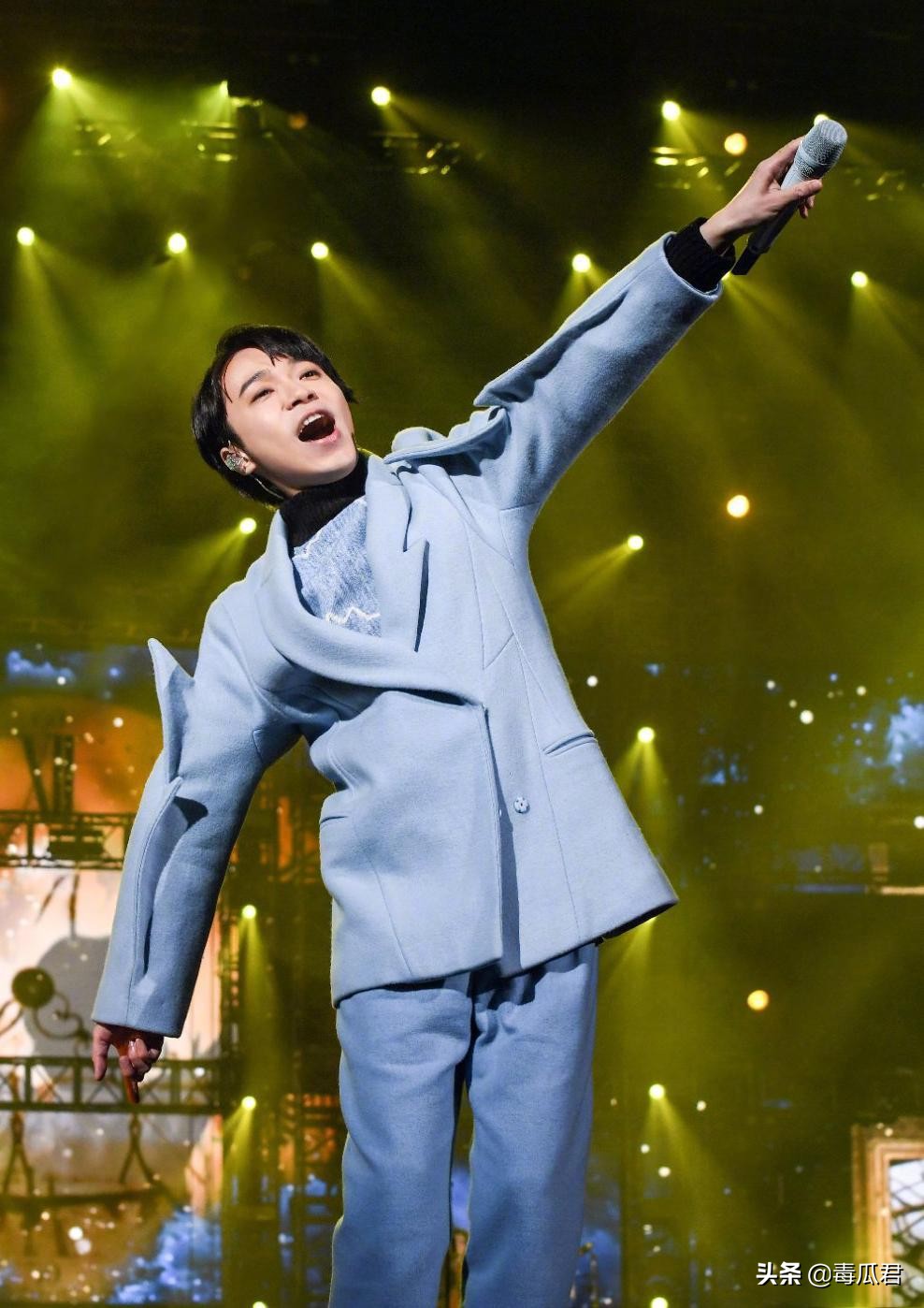 杨宗纬吴青峰事件,杨宗纬蒙面歌王吴青峰