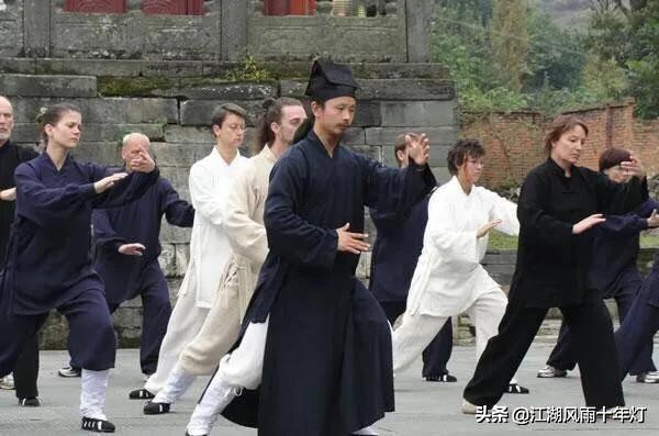 天才少年练喻轩vs武当道长陈师行,武当陈师行比武