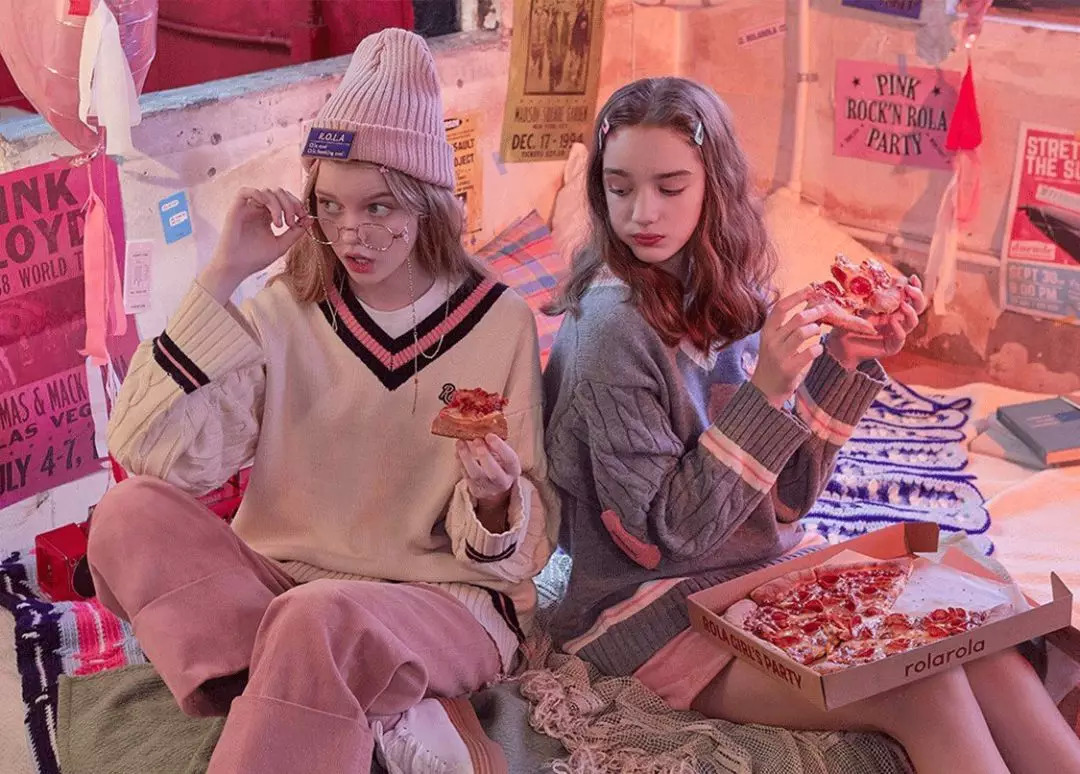 周冬雨刘雯同款毛衣,大表姐刘雯同款绿色开衫毛衣