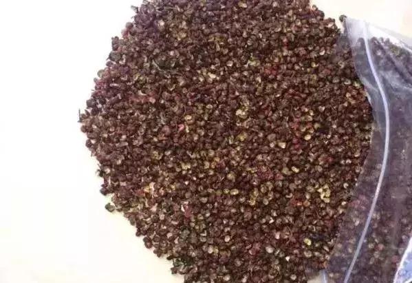 花椒、麻椒、藤椒有啥区别,在烹饪中如何与食材搭配才能最美味?