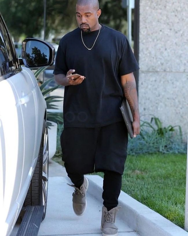 Yeezy750初代发售！6年了！什么时候补货啊啊啊啊啊