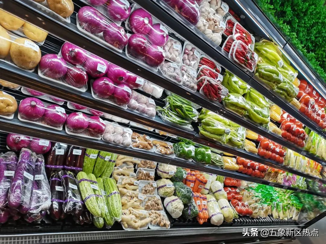 五象新区，一大型连锁超市，今日开业