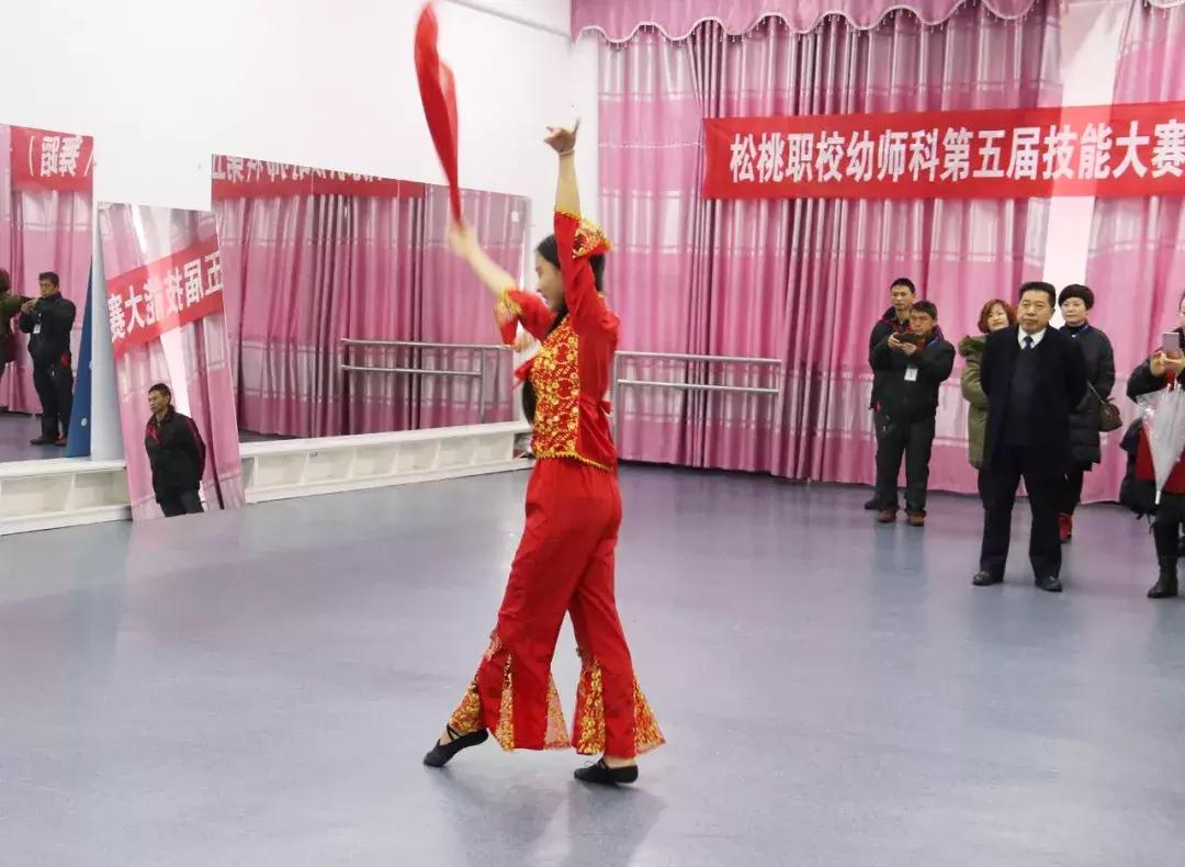 厉害了我们的新时代内容简介,松桃中等职业学校