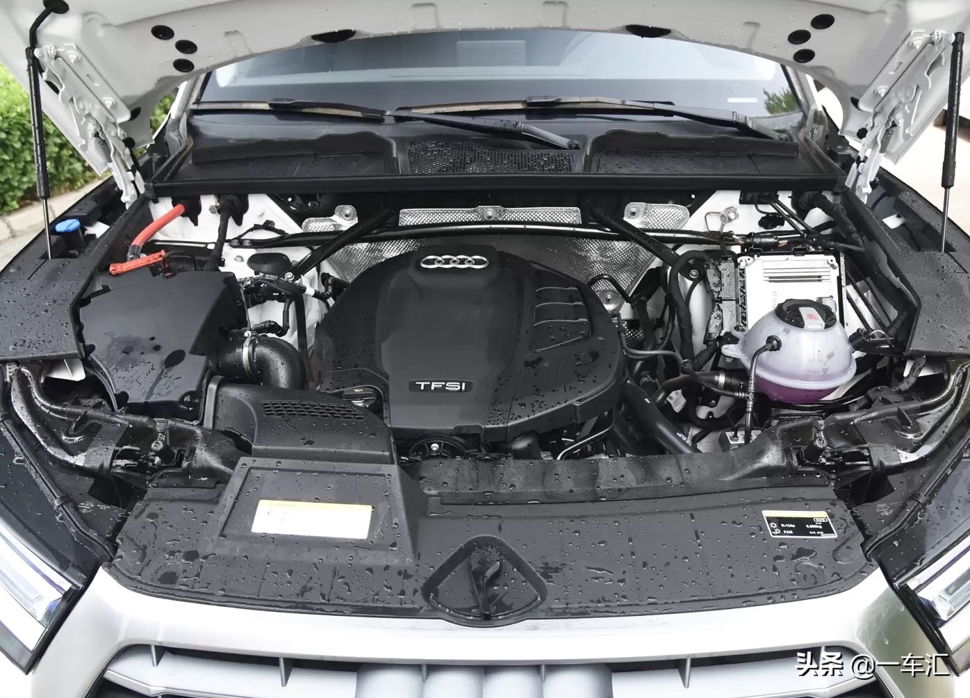 奥迪Q5L40TFSI荣享时尚型,2021款奥迪q5lsportback40tfsi落地价