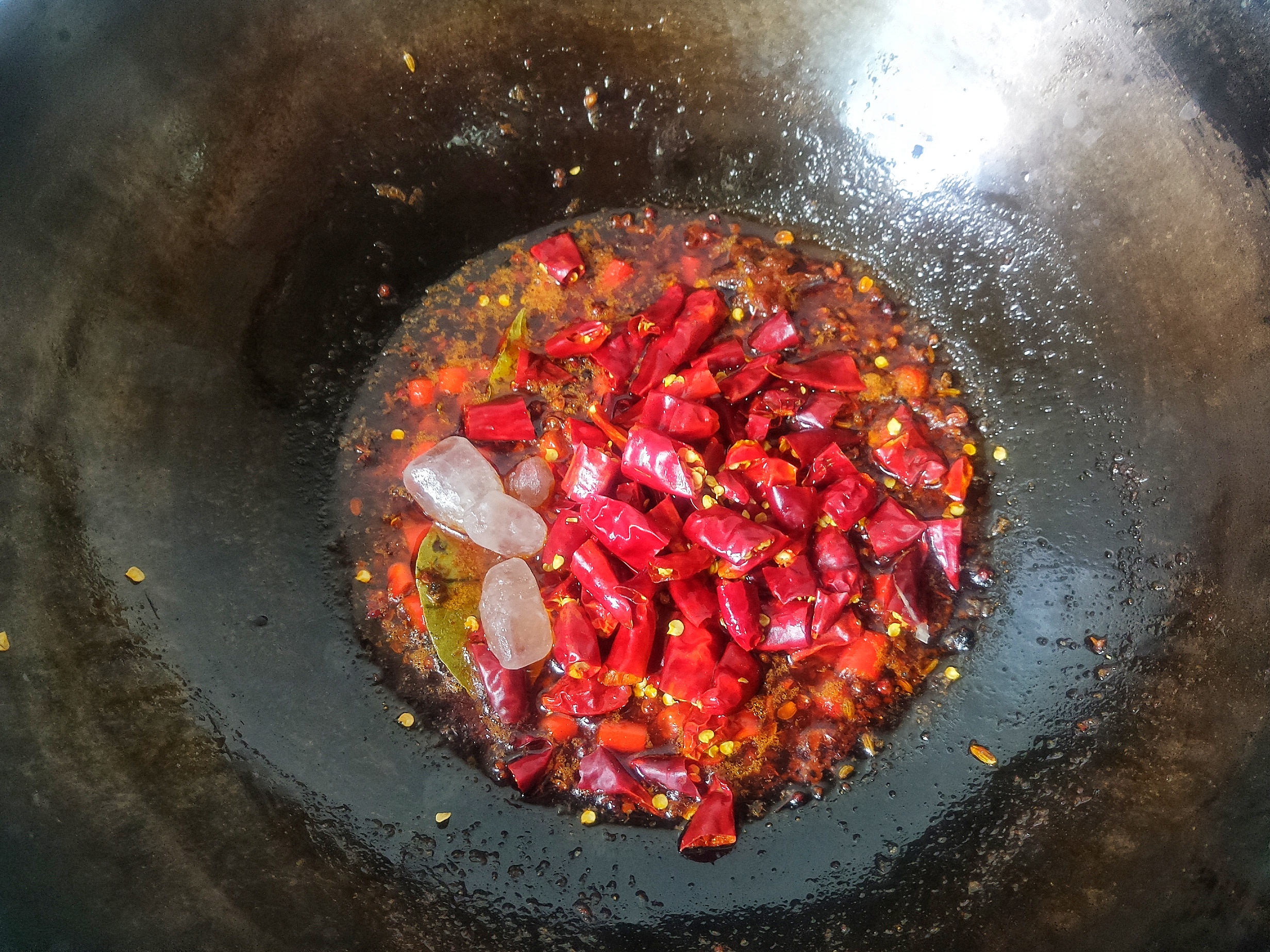 麻辣火锅底料应该怎么制作,制作麻辣火锅底料的方法窍门