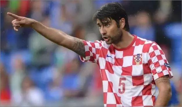 炸碎，灭门、逃难、流血，你无法想象金球奖“魔笛”经历过什么