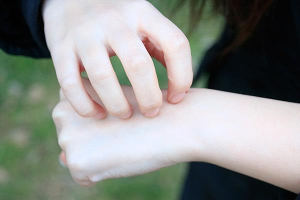 洗澡搓下来的黑泥真的是污垢吗,洗澡搓下来的白泥是什么东西