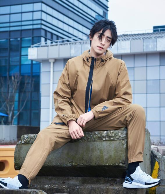 中分尴尬期怎么弄好看,中分怎么抓出纹理感