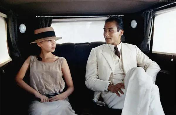 为什么亚麻穿不出高级感,亚麻面料的衣服是不是特别容易皱