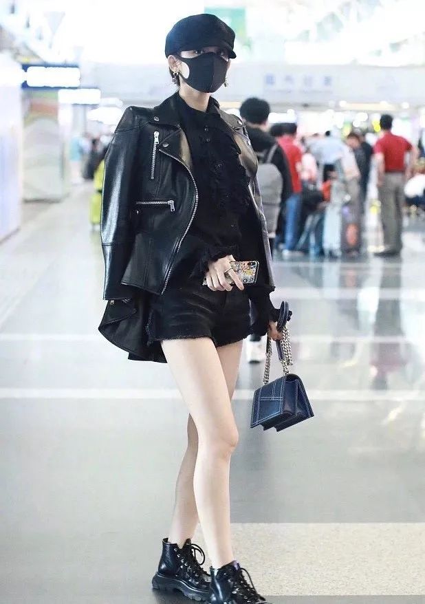 外套那么多,今年我还是选皮衣