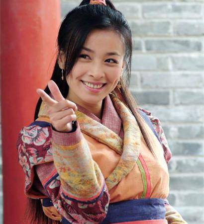 从琼瑶小生到百亿大亨，前妻自杀未遂，现妻生下2个试管婴儿