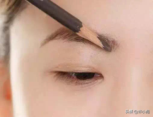眉毛多但眉形不好看要纹眉吗,眉毛淡画眉毛的技巧和方法