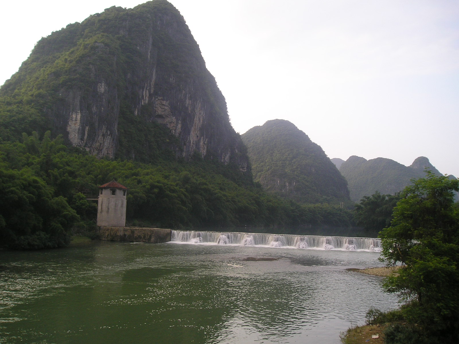 2006年，我走进广西都安山区，发现那里的人真的是“人穷志不穷”