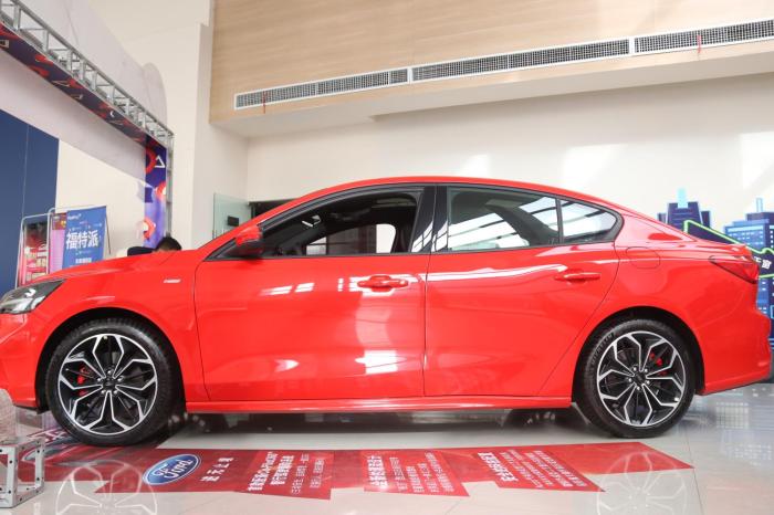 新款福特福克斯四缸猎装版,新福特福克斯1.5t